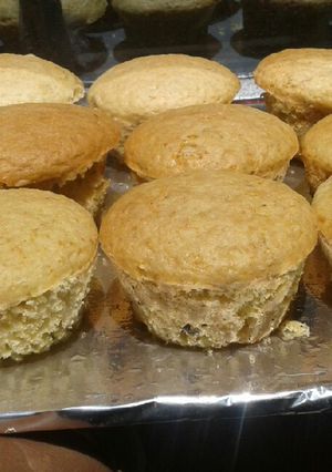 A picture of Lemon cupcakes.