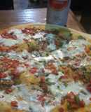 Pizza con sorpresa de pollo y ajíes 🍗🍕#pollo