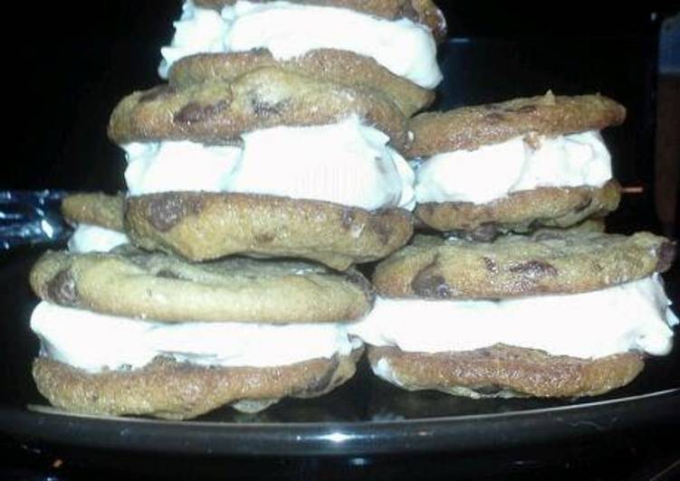 Steps to Prepare Super Quick Homemade Peanutbutter - Chocolate Chip Sweet Creamcheese Sandwich Cookies