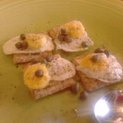 A picture of Quail Egg Capertizers.