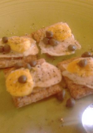 A picture of Quail Egg Capertizers.