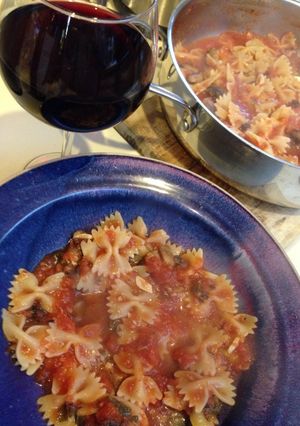 A picture of Vegan Pasta & Sautéed Mushrooms.
