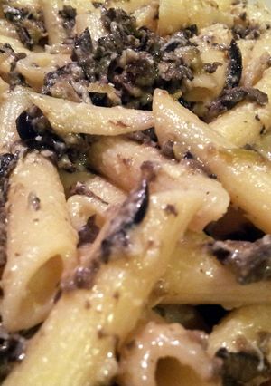 A picture of AMIEs Pasta with OLIVEs.