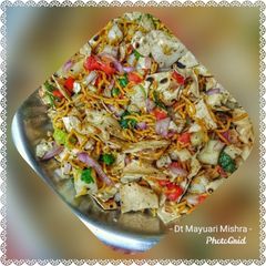 A picture of Roasted Papad Chaat.