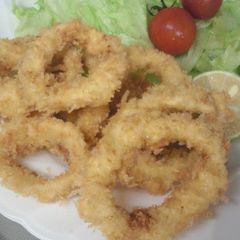 A picture of Fried Calamari Rings.