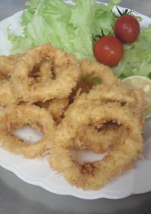A picture of Fried Calamari Rings.