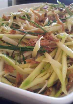 A picture of Kerabu mangga (Mango salad from Malaysia).
