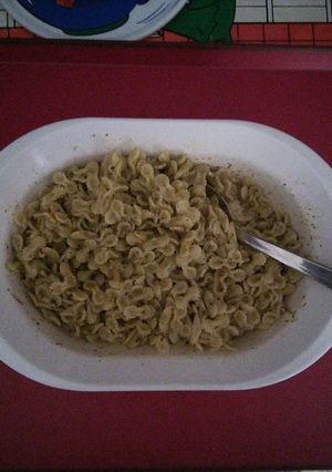 A picture of Farfellini with Pesto.