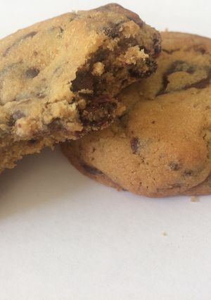 Φωτογραφία της συνταγής Yummy, chewy cookies με κομματάκια σοκολάτας
