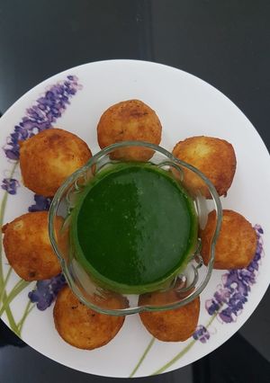 A picture of Surti coconut Patties.