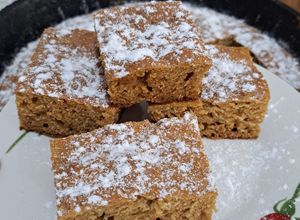 O poză a rețetei Prăjitură rapidă cu mere (cu gust de banana bread).