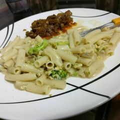 Mushroom, Eggs & Broccoli penne pasta A picture of Mushroom, Eggs & Broccoli penne pasta.