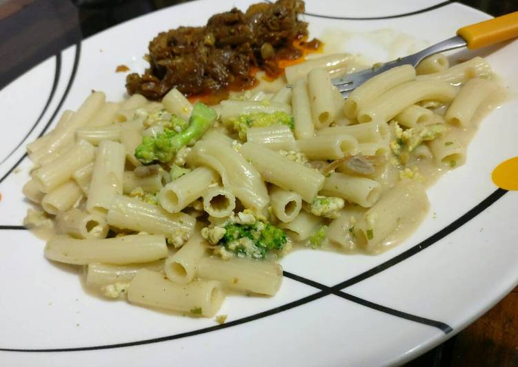 Simple Way to Make Super Quick Homemade Mushroom, Eggs &amp; Broccoli penne pasta