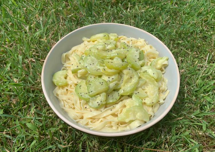 La Délicieuse Recette du Tagliatelles crème-courgettes