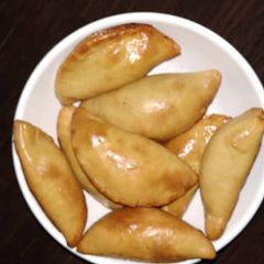 A picture of Meat pies.