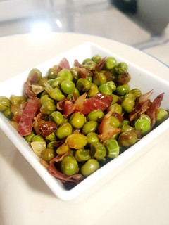 Una foto de Guisantes con jamón