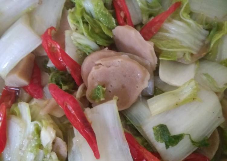 Cara Membuat Tumis sawi putih dan bakso Yang Enak