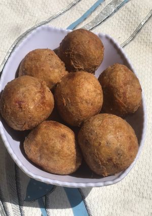 A picture of Yam Balls.
