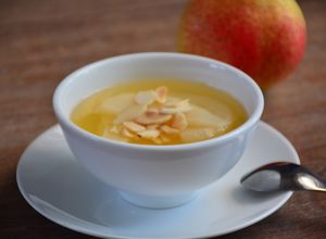 Hình của món Lê nấu đường phèn.