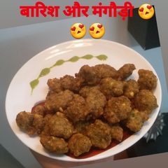 A picture of Mangodi/moong dal pakoda #staters.