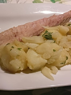 Una foto de Ensaladilla de "papas aliñás" con melva