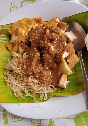 Foto resep Tahu Telur Lontong Bumbu Kacang