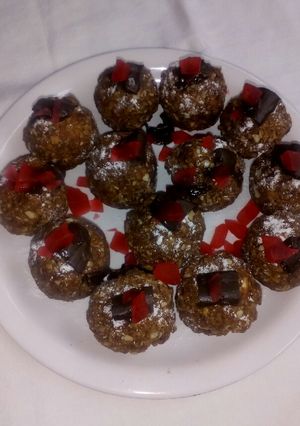 A picture of #Khajur-oats- chocolate Ladoo.