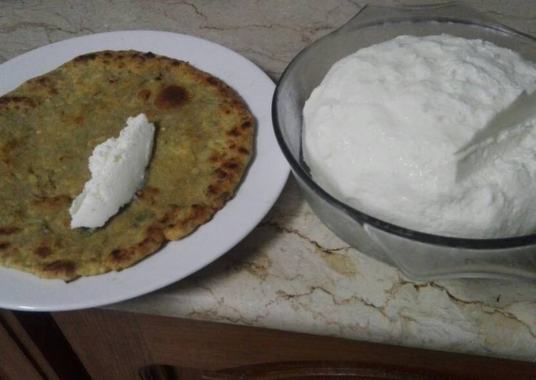 Recipe of Any-night-of-the-week Maithi ki roti aur ghar ka mukhan