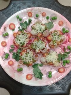 ब्राउन ब्रेड पिज़्ज़ा (brown bread pizza recipe in Hindi) रेसिपी मुख्य फोटो