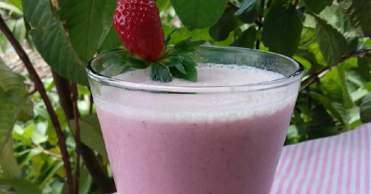 Resep Strawberry Smoothies oleh Utari Handiyani Cookpad