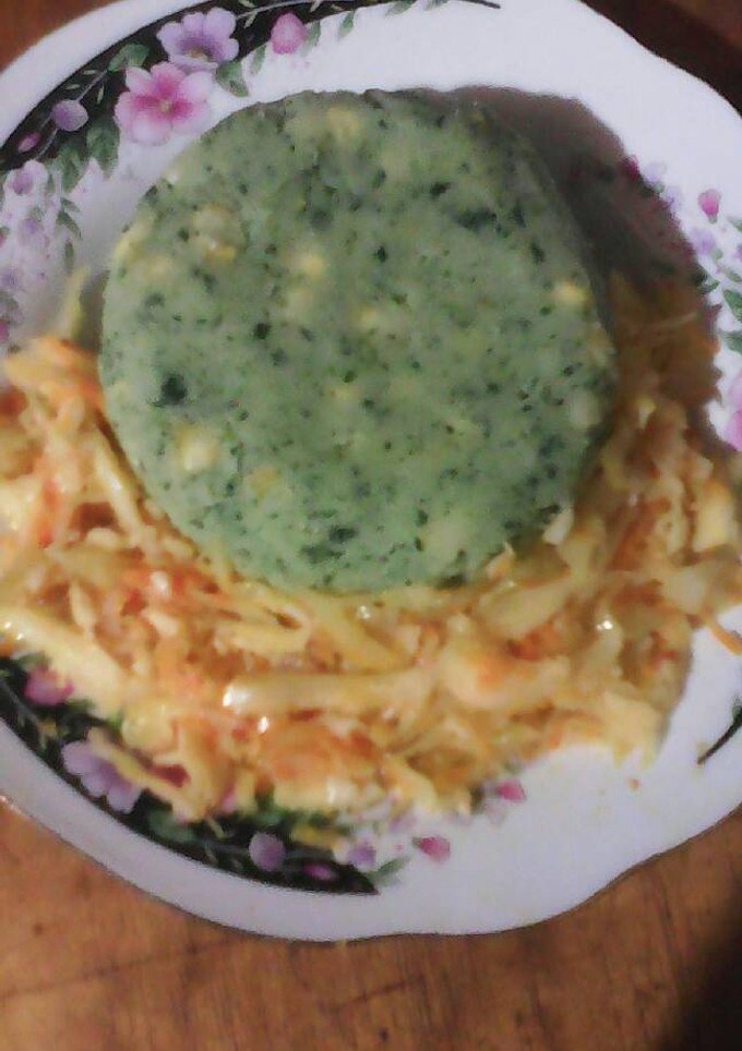 A picture of Mokimo with fried cabbage.