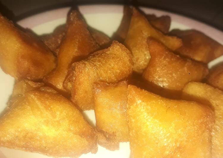 Step-by-Step Guide to Make Super Quick Homemade Mini bread paneer samosa