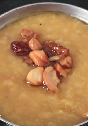 A picture of Hesarbele payasa Moong dal kheer.