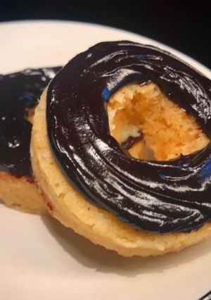 Una foto de Donas saludables de naranja y coco horneadas