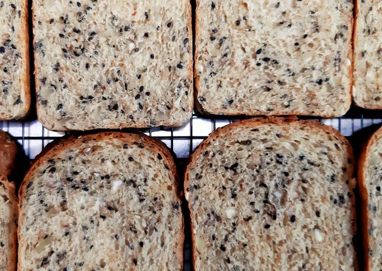 Simple Way to Prepare Perfect Wholemeal bread with almond and sesame