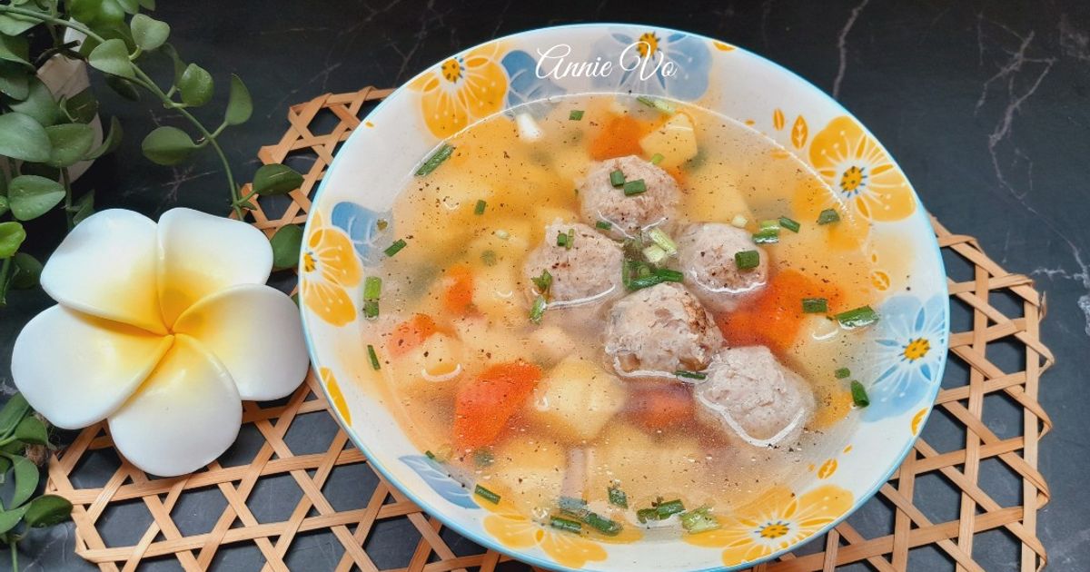 Cách Làm Món Canh Khoai Tây Cà Rốt Nấu Thịt Viên của Annie Vo - Cookpad