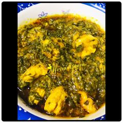 A picture of Spinach & chicken gravy (Palak chicken).