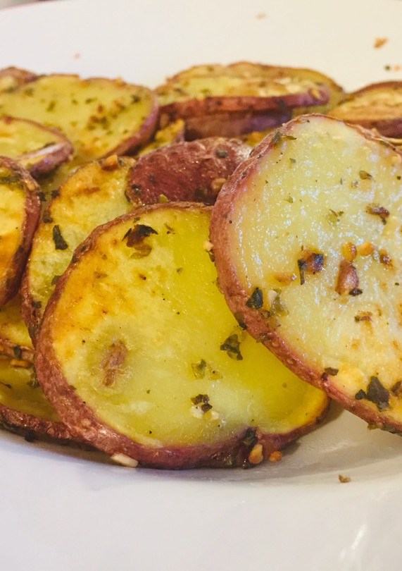 Una foto de Papas 🥔 saborizadas al horno