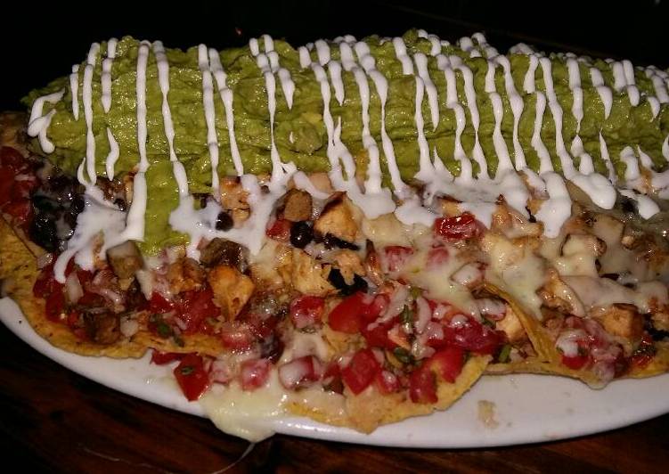 Nachos de pollo con tortilla