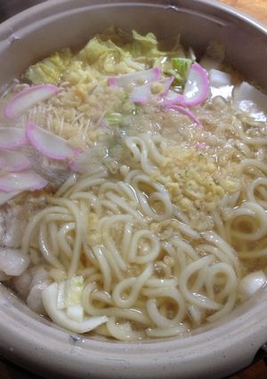 A picture of Cold winter holiday lunch staple, braised noodles.