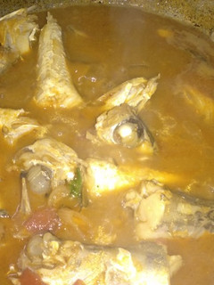 ஊளி மீன் தலை மற்றும் வால் குழம்பு (Ooli meen kulambu recipe in tamil) செய்முறை முக்கிய புகைப்படம்