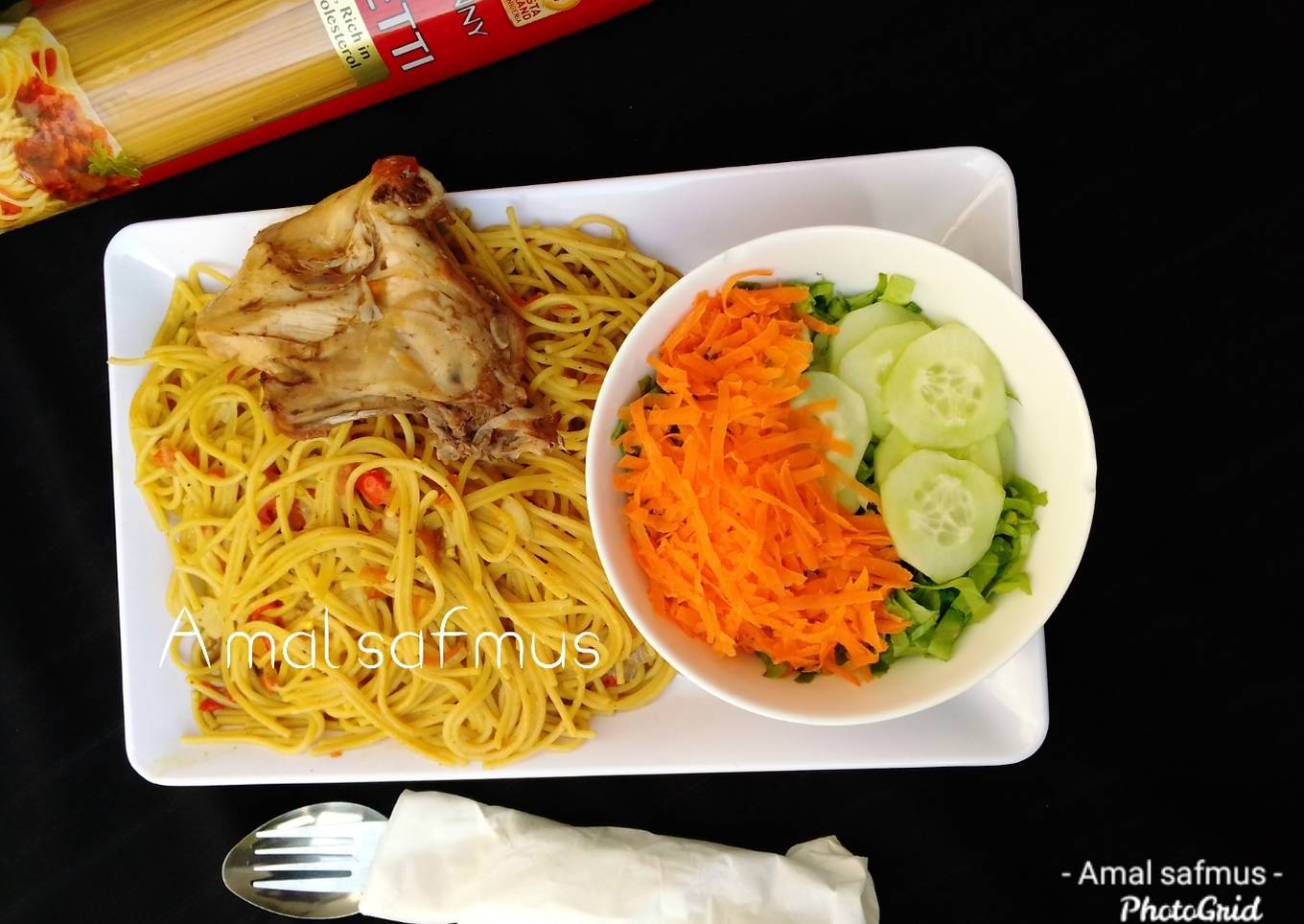 Spaghetti jallop with boil chicken