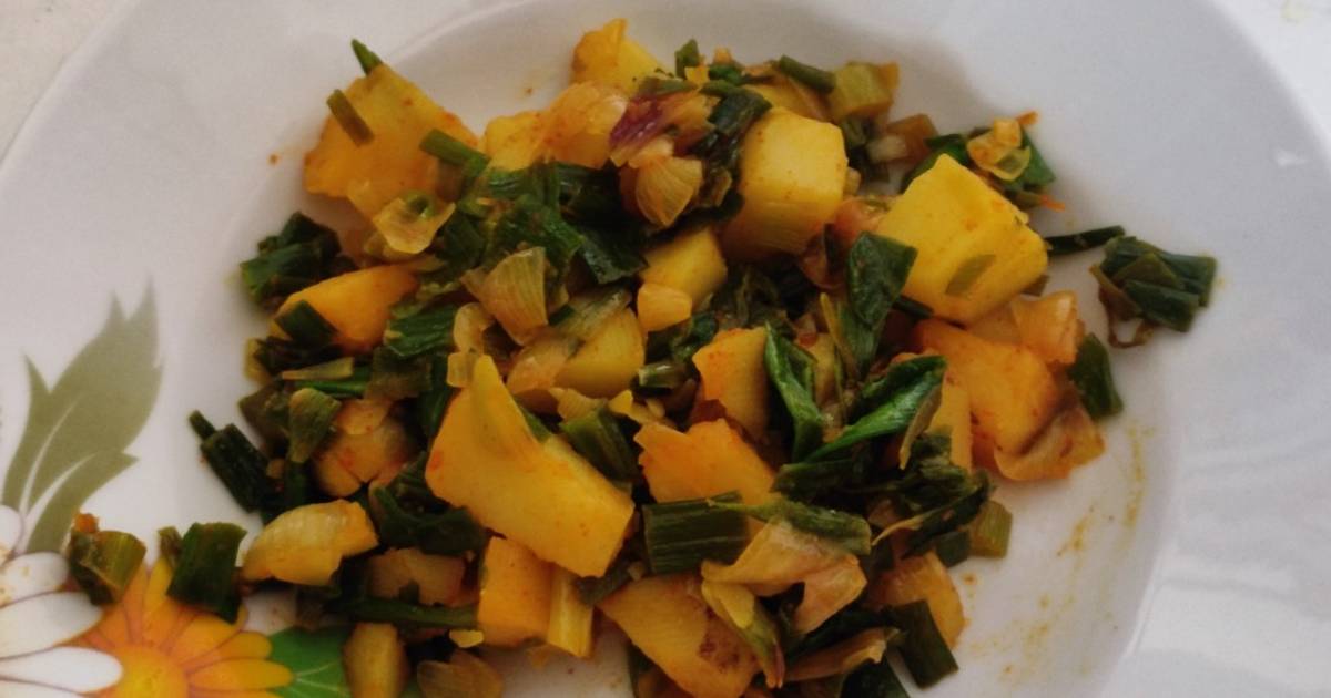 Aloo Spring Onion Sabji Recipe By Smita Kiran Patil Cookpad