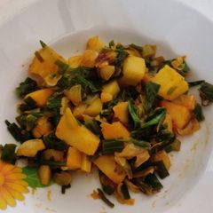 A picture of Aloo spring onion sabji.