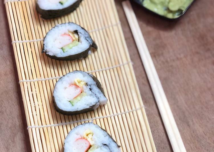 Cara mudah mengolah Sushi rumahan,simpel,murah meriah yang Bisa Manjain Lidah