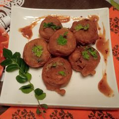 A picture of Aloo Wara.