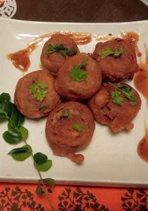 A picture of Aloo Wara.