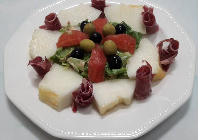 Ensalada con jamón y melón