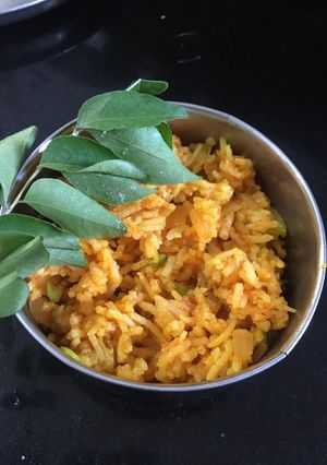 વઘારેલો ભાત (Vagharelo Rice Recipe In Gujarati) રેસીપી મુખ્ય ફોટો