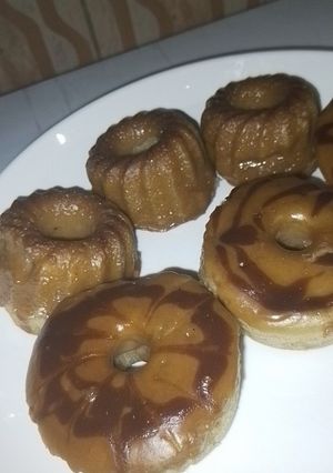 A picture of Liquid doughnuts (دونات بالعجينة السائلة).